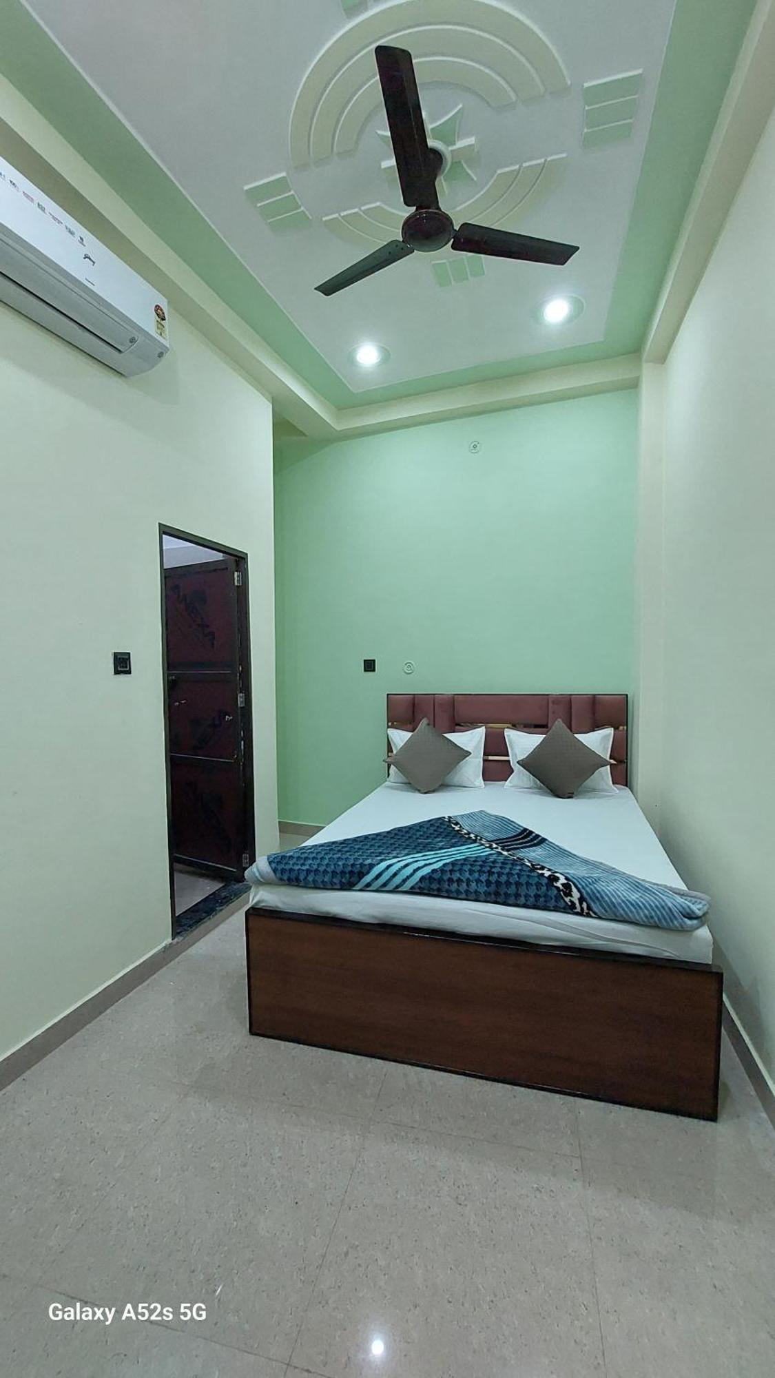 Narayani Paying Guest House Varanasi Exterior photo